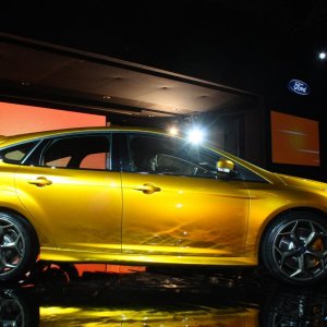 001-2012-ford-focus-st-debut.jpg